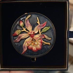LAST ONE! RARE!! Exotic Orchid by Jay STRONGWATER for Estée Lauder compact